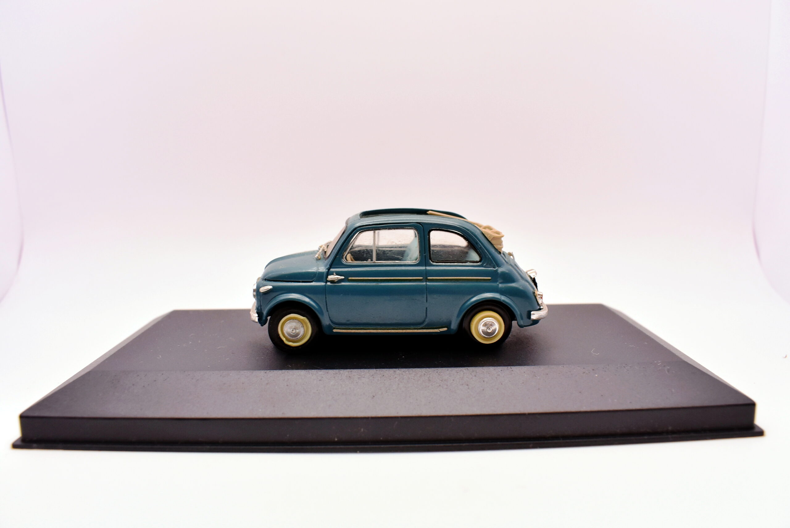 Modellino auto scala 1:43 fiat 500 Brumm diecast modellismo statico
