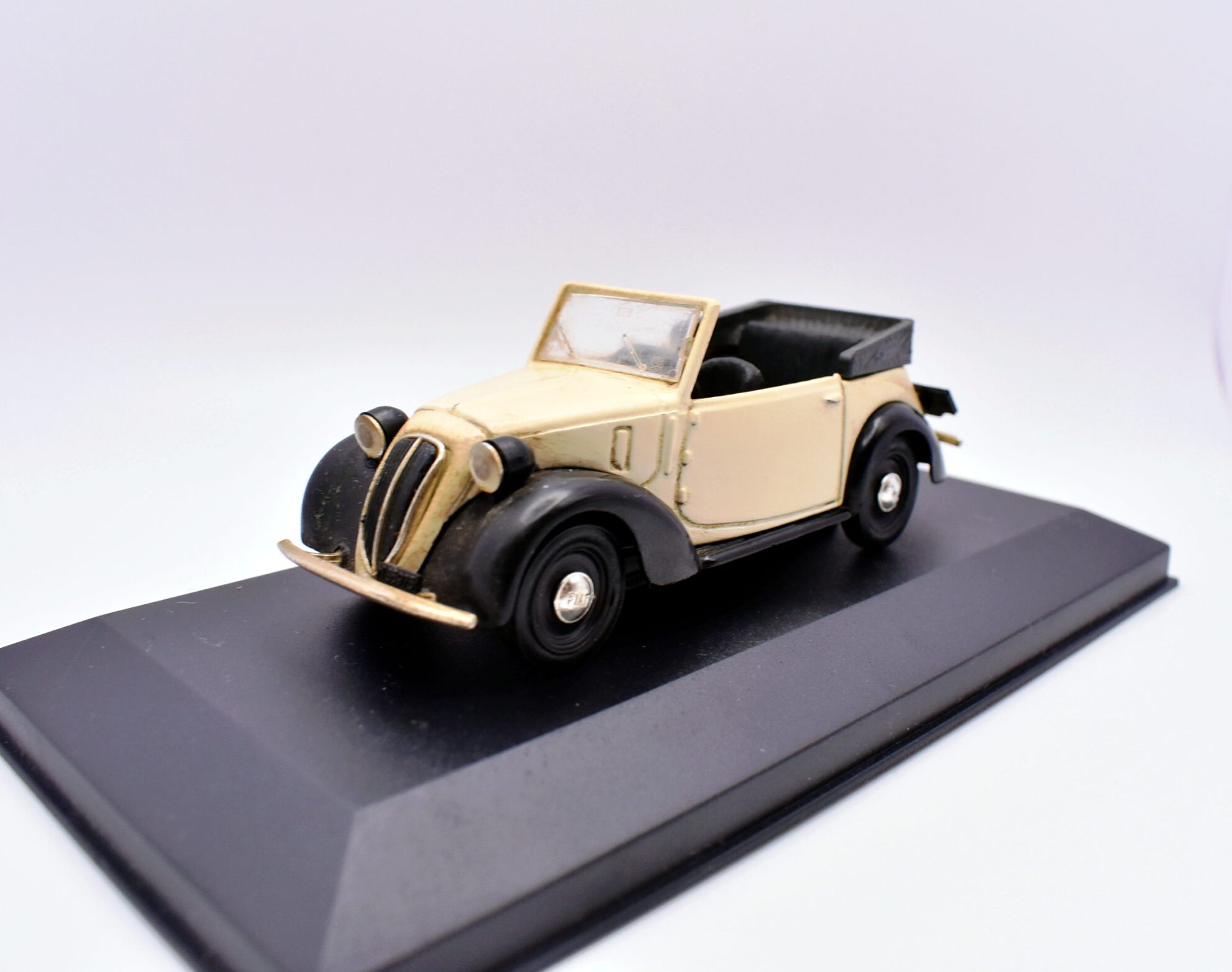 Modellino auto scala 1:43 fiat 508 C 1100 cabriolet Brumm diecast modellismo statico