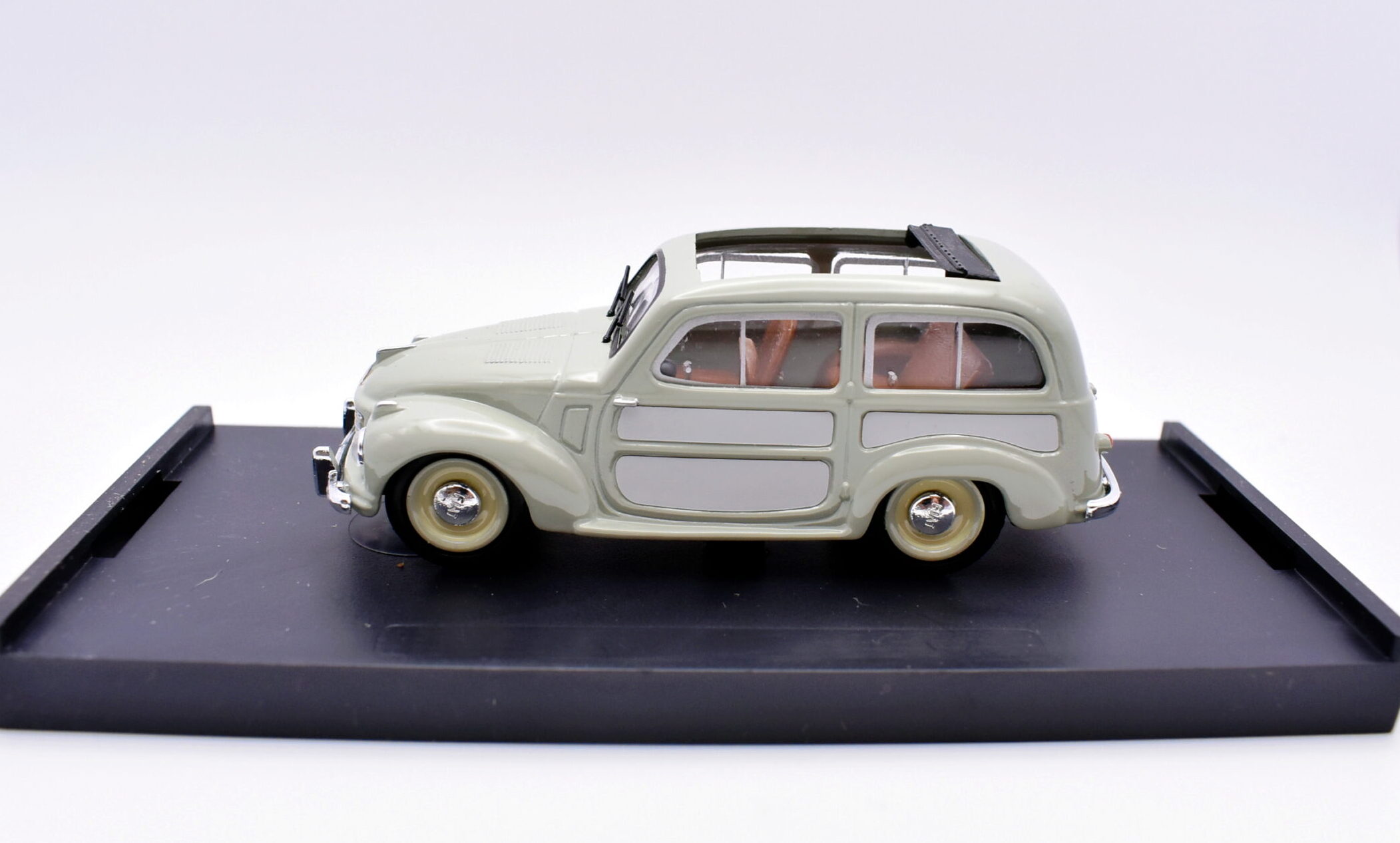 Modellino auto scala 1:43 fiat 500 belvedere diecast modellismo collezione brumm