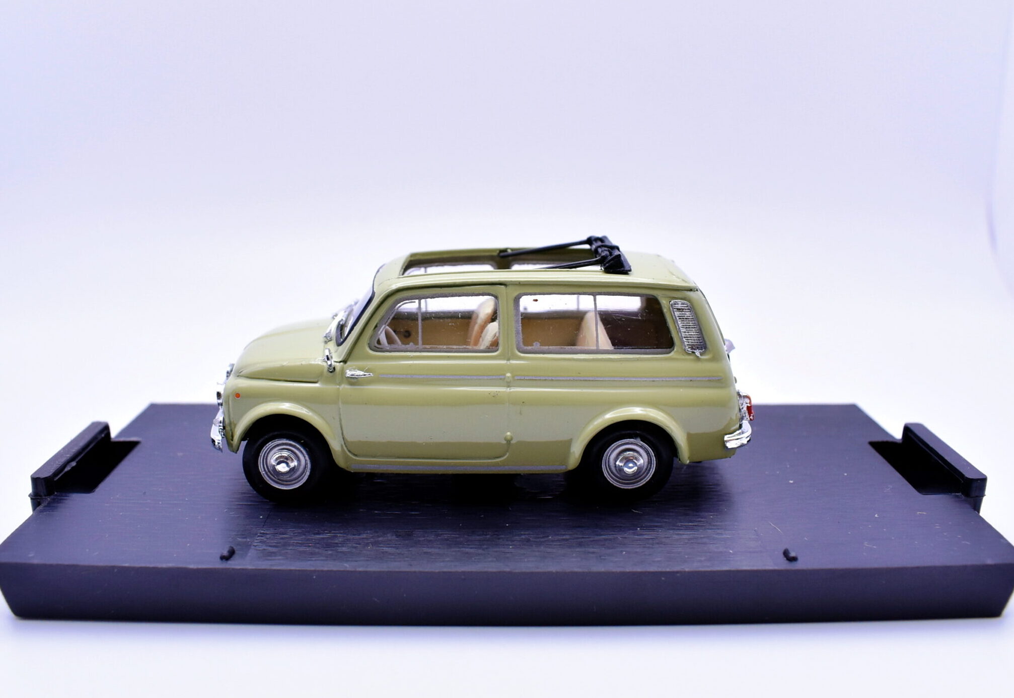 Modellino auto scala 1:43 fiat 500 giardiniera diecast modellismo collezione brumm