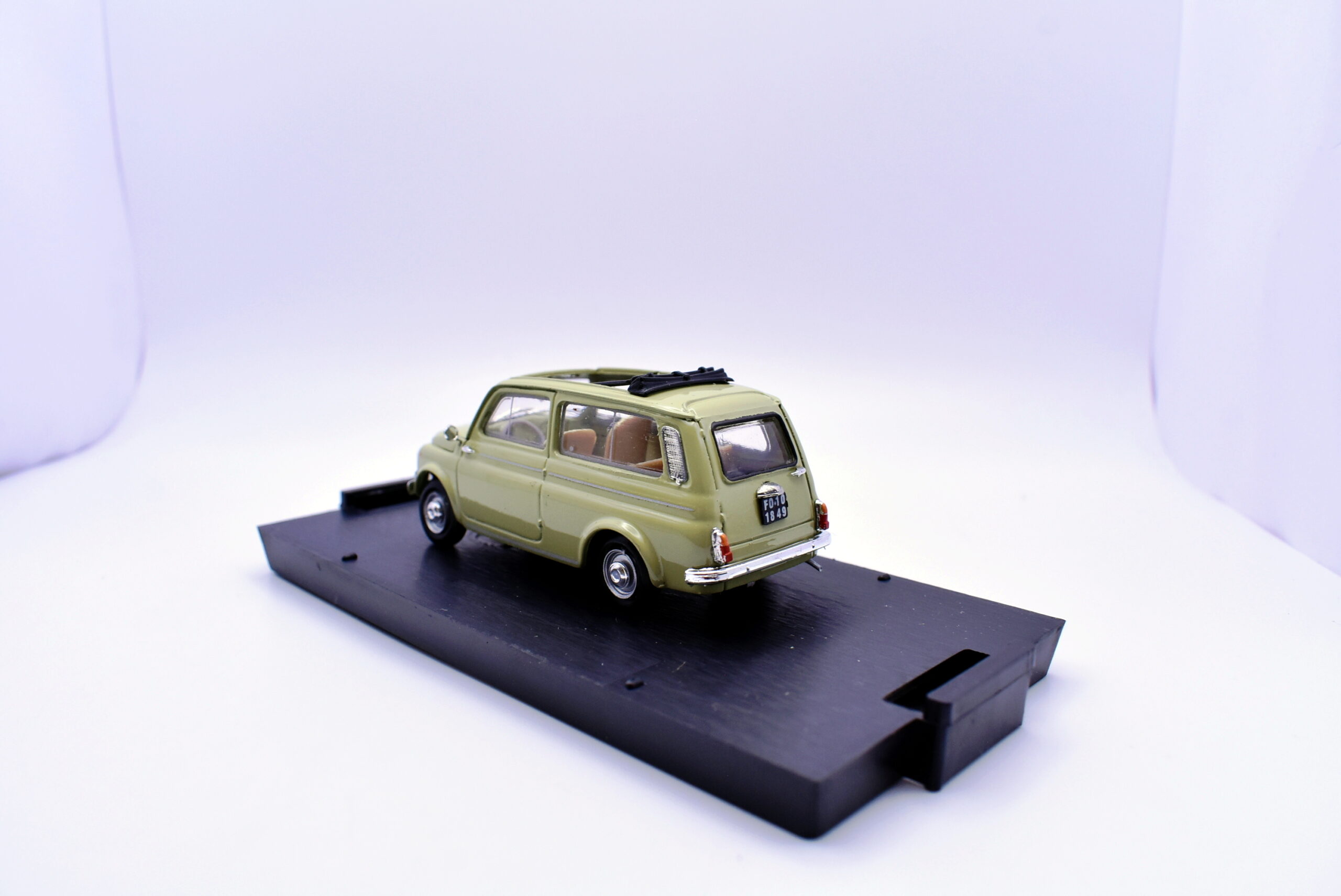 Modellino auto scala 1:43 fiat 500 giardiniera diecast modellismo collezione brumm - immagine 4