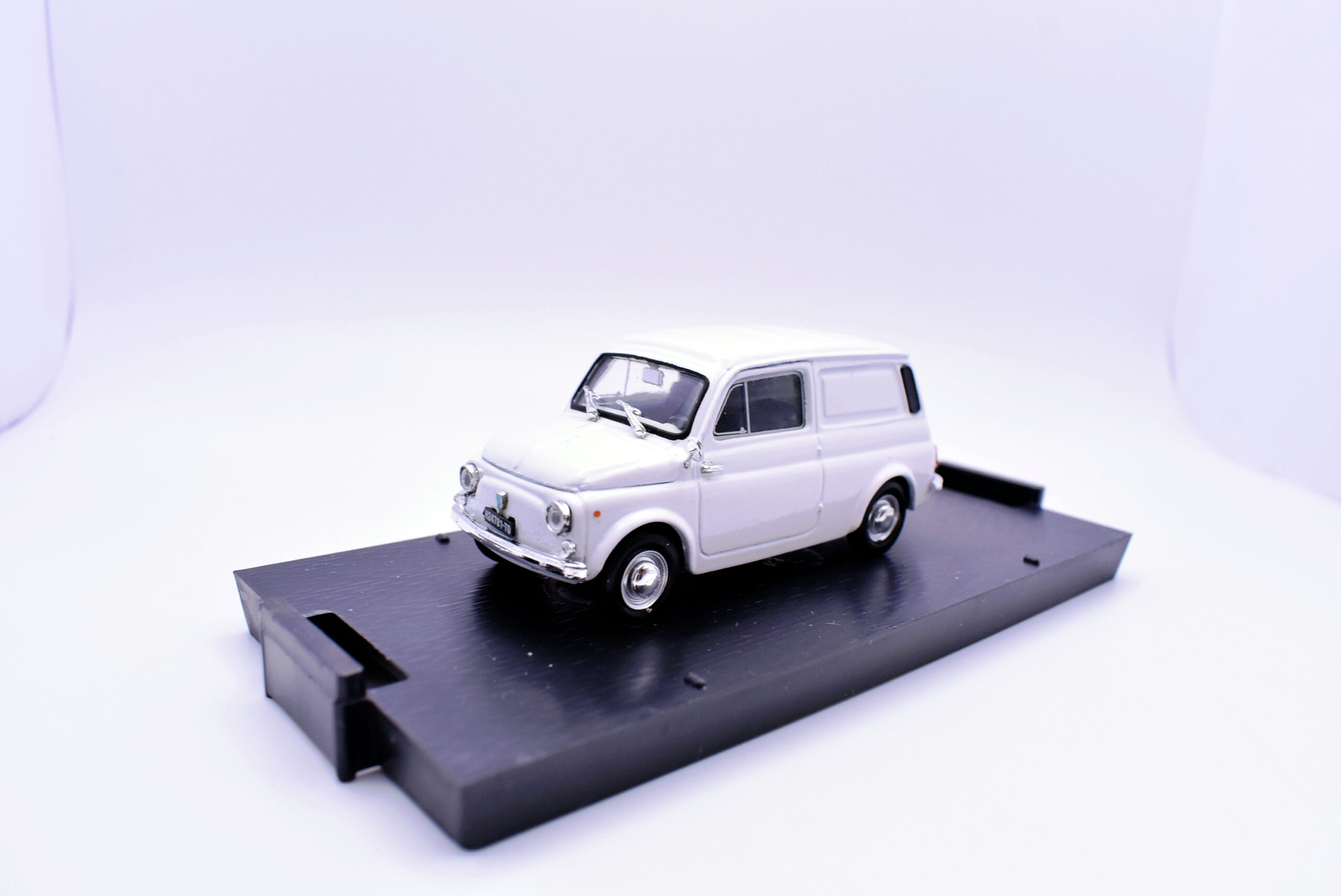 Modellino auto scala 1:43 autobianchi 500 diecast modellismo collezione brumm - immagine 3