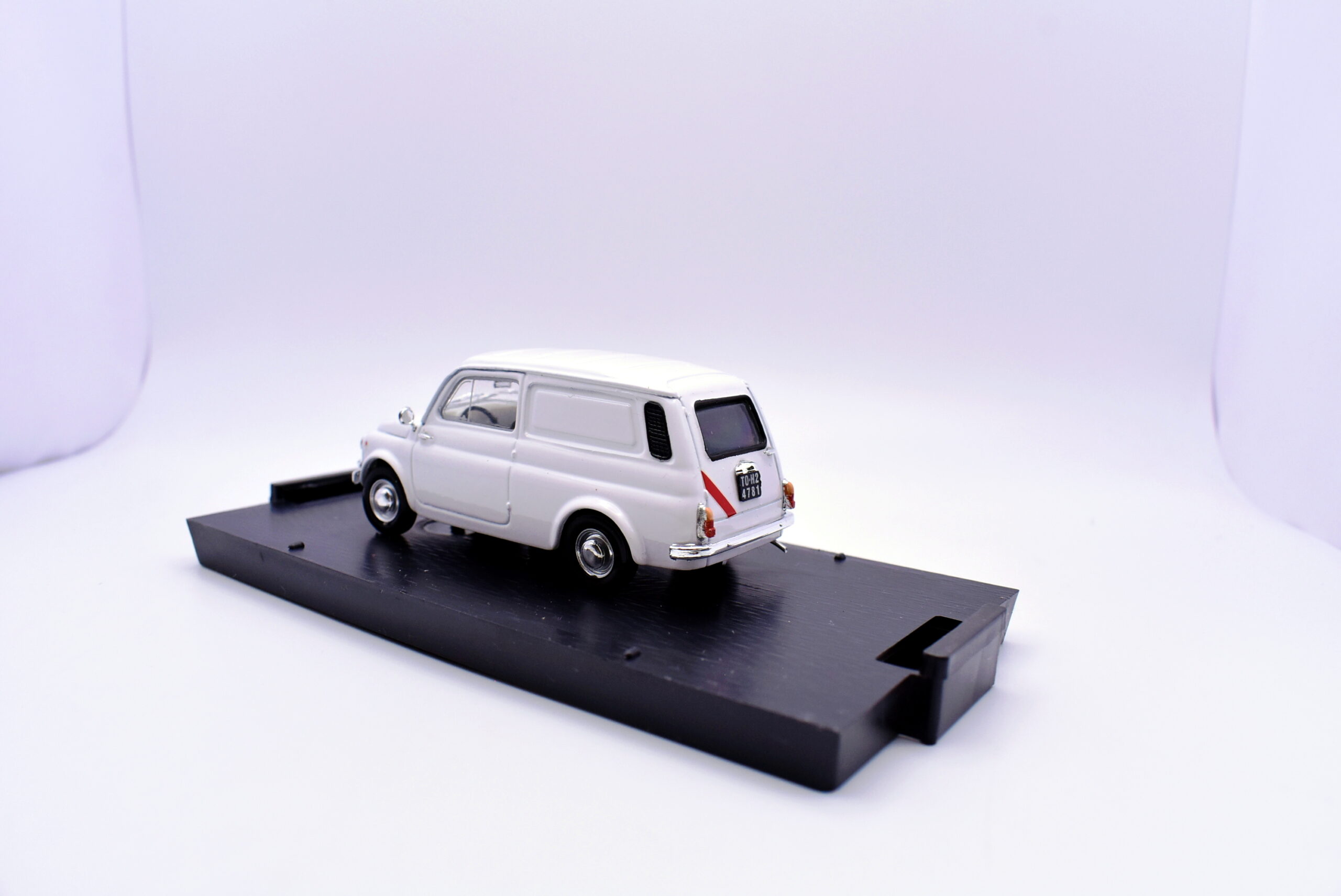 Modellino auto scala 1:43 autobianchi 500 diecast modellismo collezione brumm - immagine 4