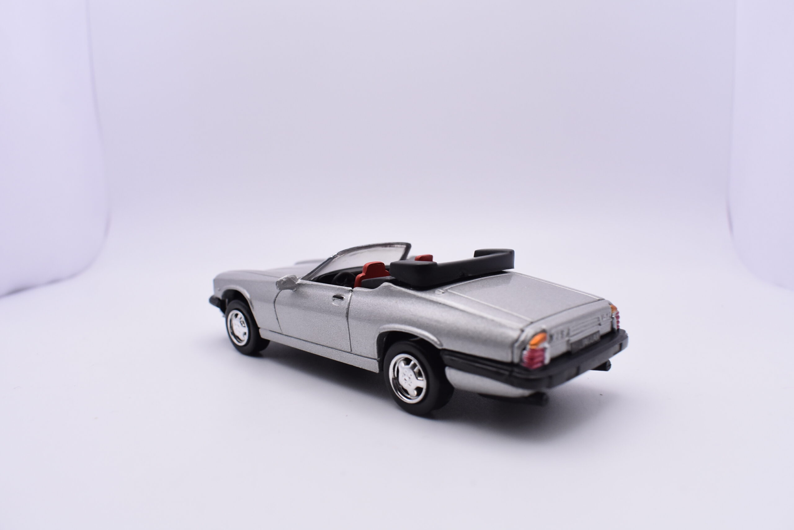 Modellino auto scala 1:43 jaguar xj-s v12 diecast modellismo statico - immagine 4