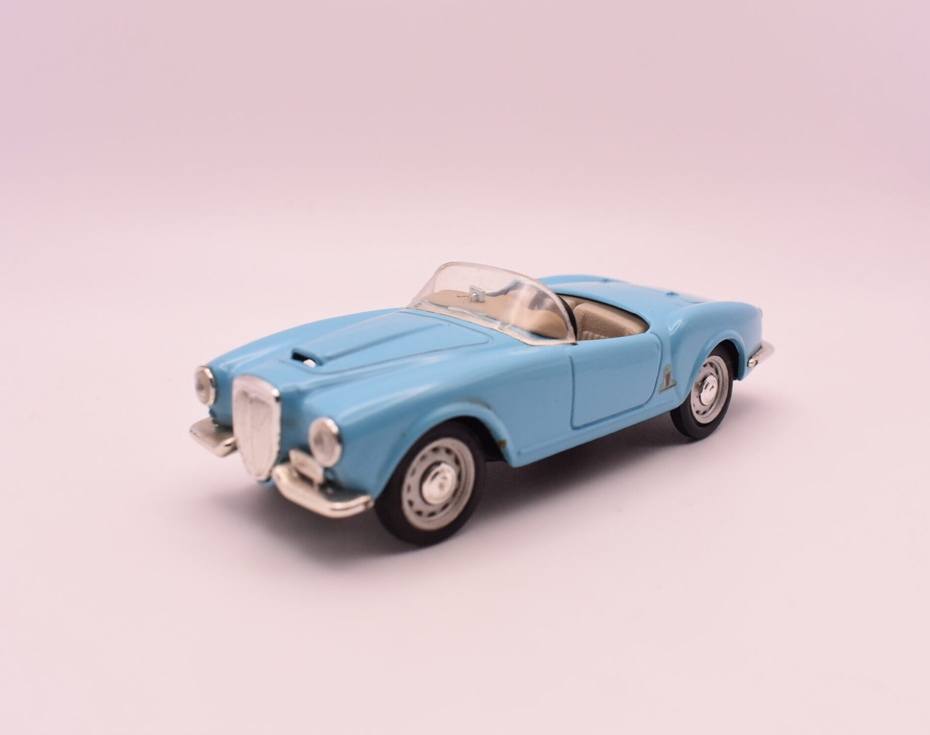 Modellino auto scala 1:43 lancia aurelia B24 spider Brumm diecast modellismo statico