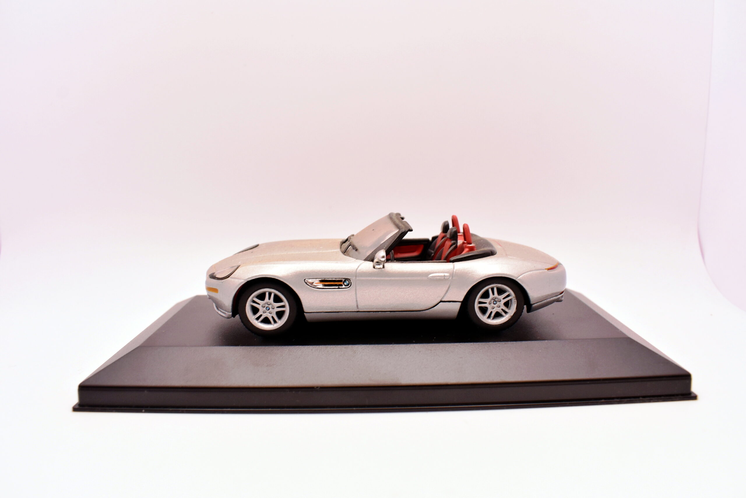 Modellino auto scala 1:43 bmw z8 modellismo da collezione - immagine 3
