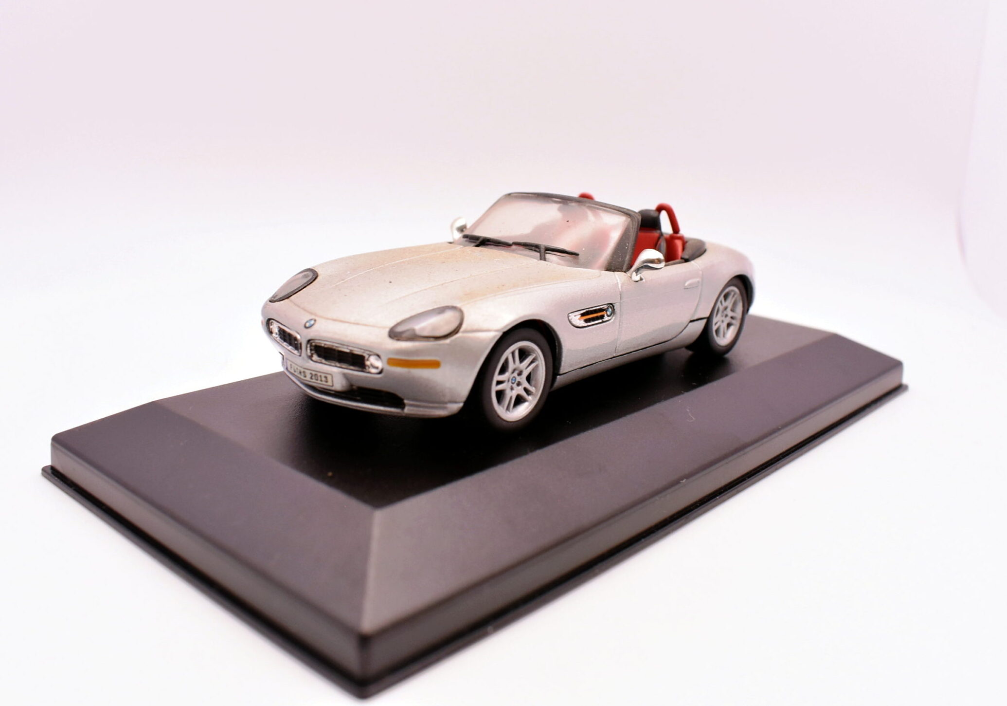 Modellino auto scala 1:43 bmw z8 modellismo da collezione