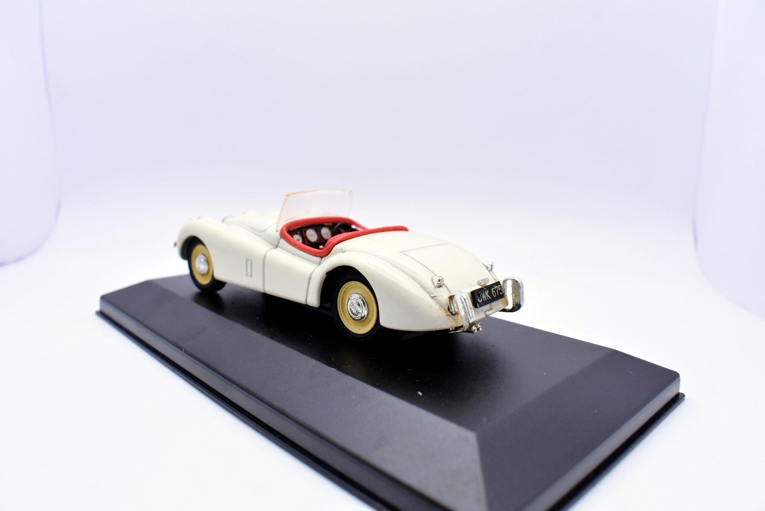 Modellino auto scala 1:43 jaguar xk120 brumm modellismo da collezione - immagine 3
