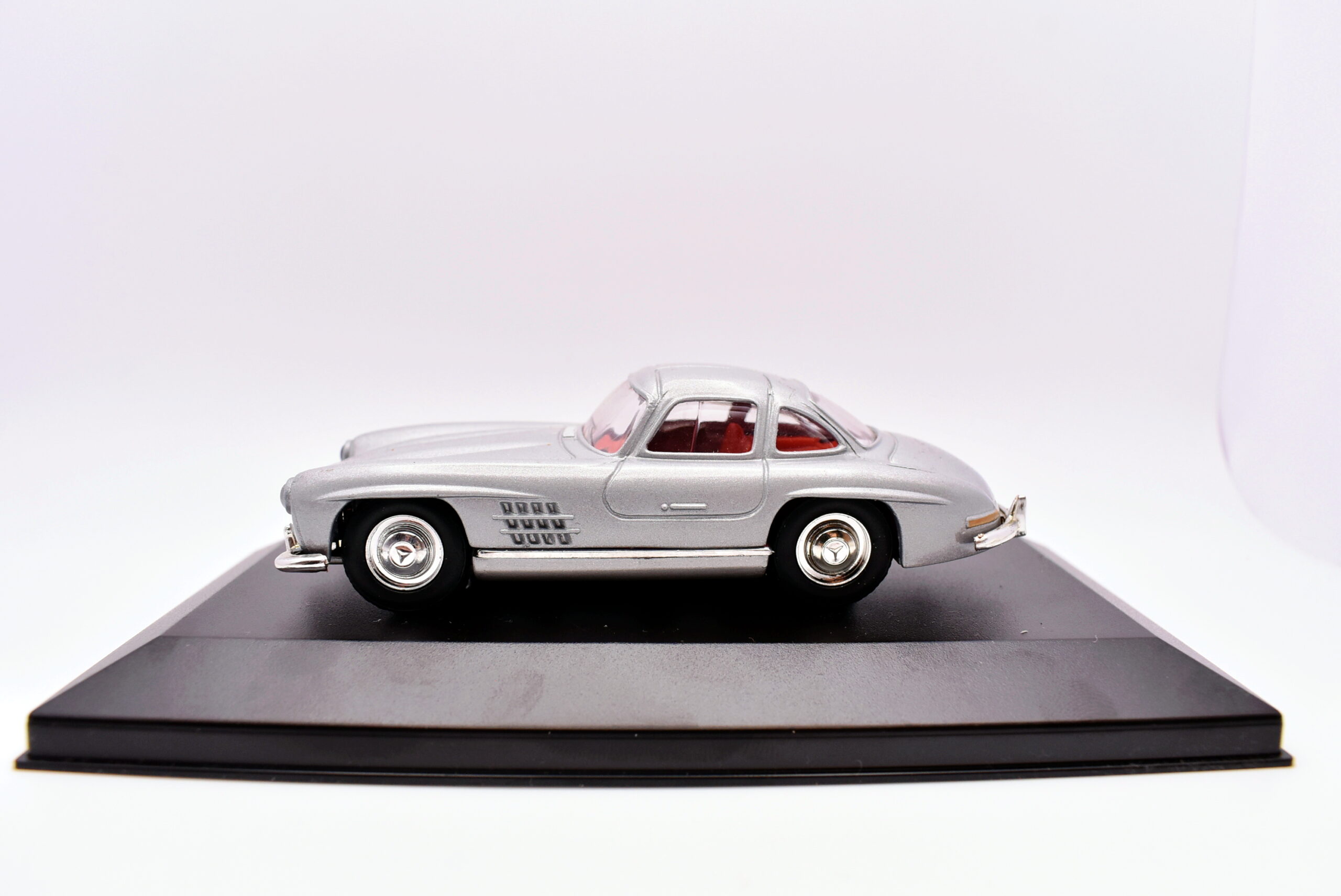 Modellino auto scala 1:43 mercedes benz 300 Sl modellismo da collezione - immagine 2
