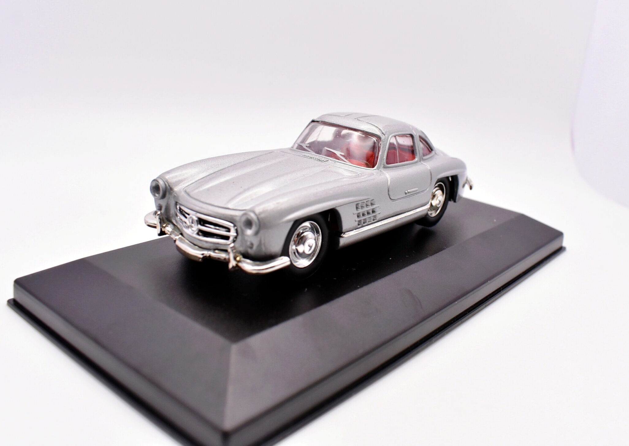 Modellino auto scala 1:43 mercedes benz 300 Sl modellismo da collezione
