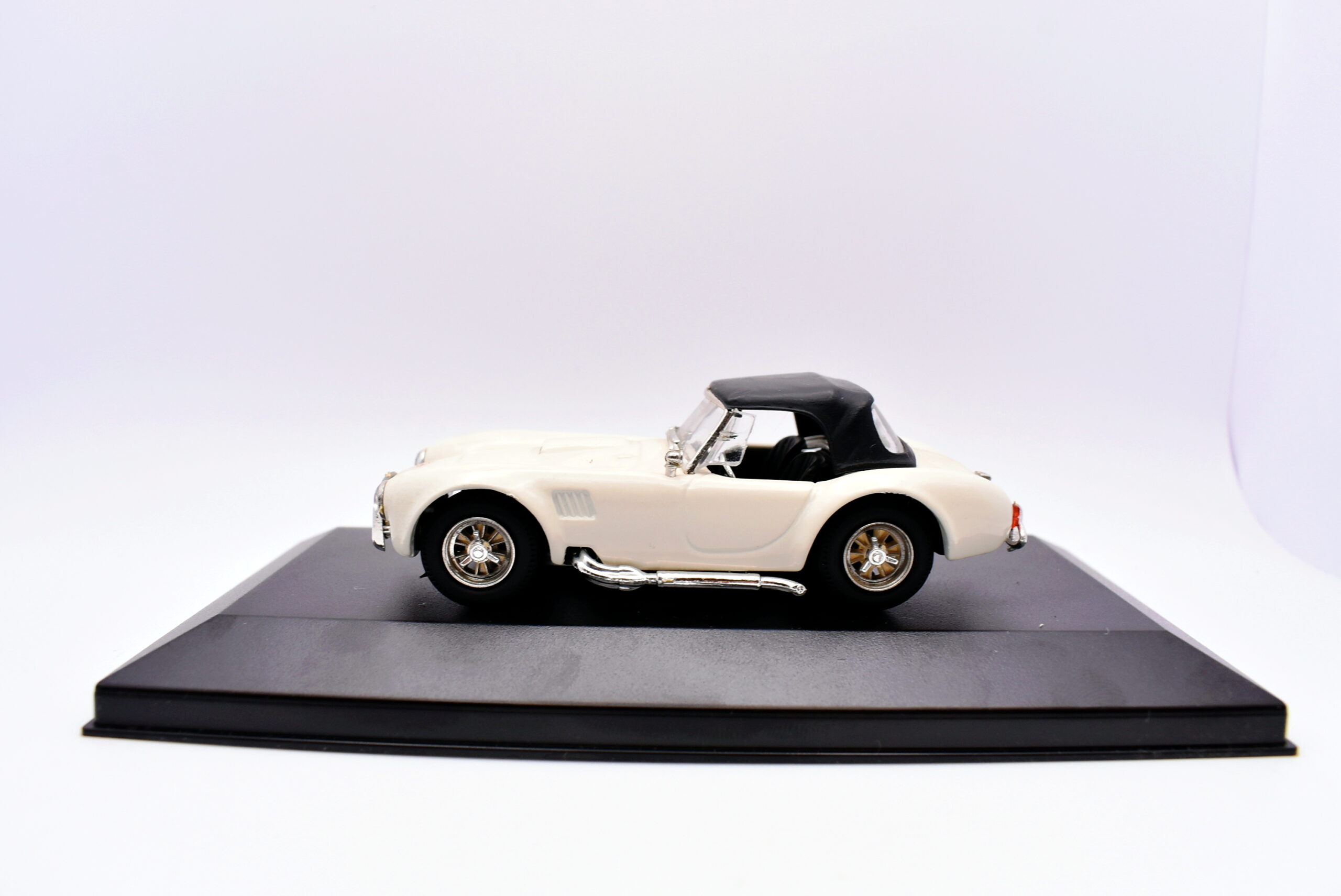 Modellino auto scala 1:43 shelby cobra 427 modellismo da collezione - immagine 2