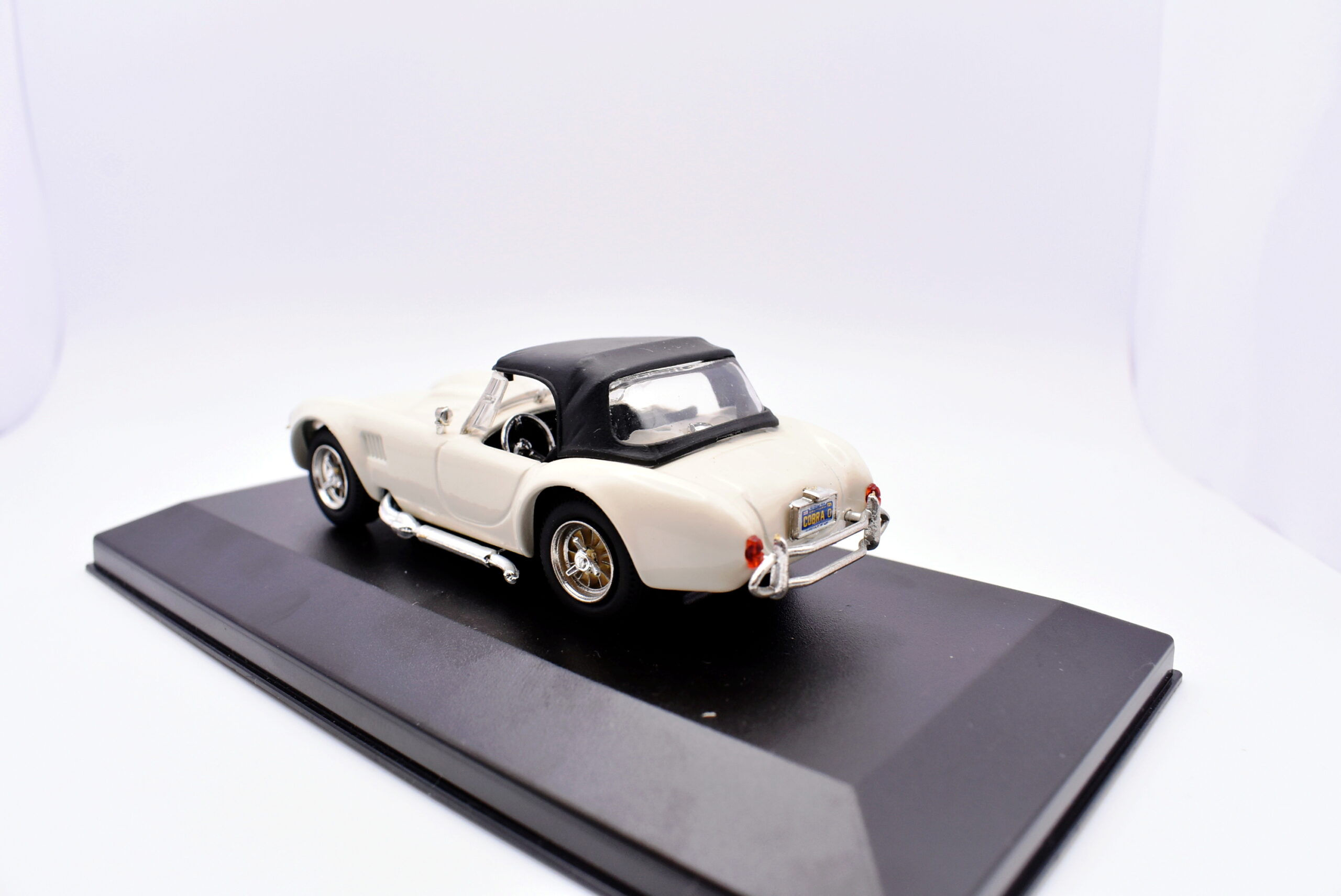 Modellino auto scala 1:43 shelby cobra 427 modellismo da collezione - immagine 3