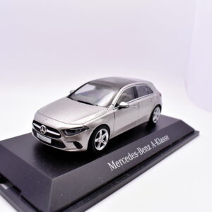 Modellino auto scala 1:43 mercedes benz A class norev minimax diecast modellismo statico da collezione