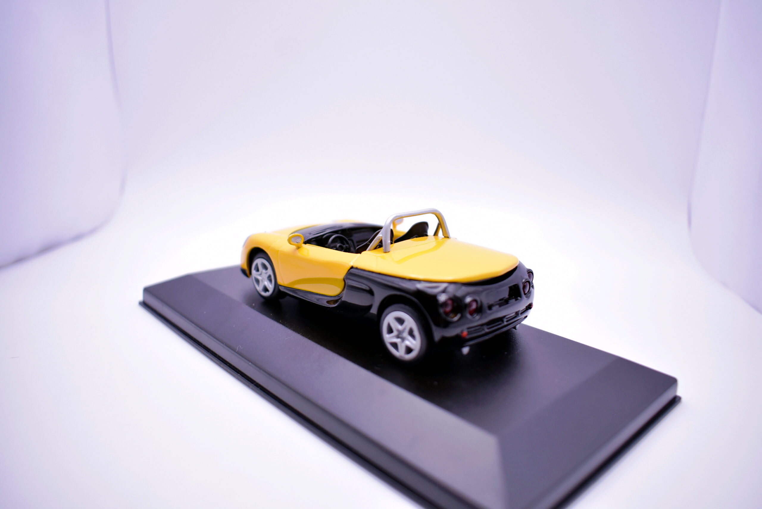 Modellino auto scala 1:43 renault spider modellismo da collezione - immagine 3