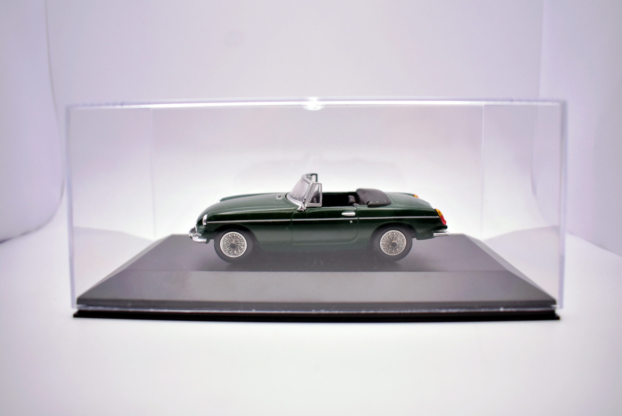 Modellino auto scala 1:43 mgb type-gt modellismo da collezione - immagine 5