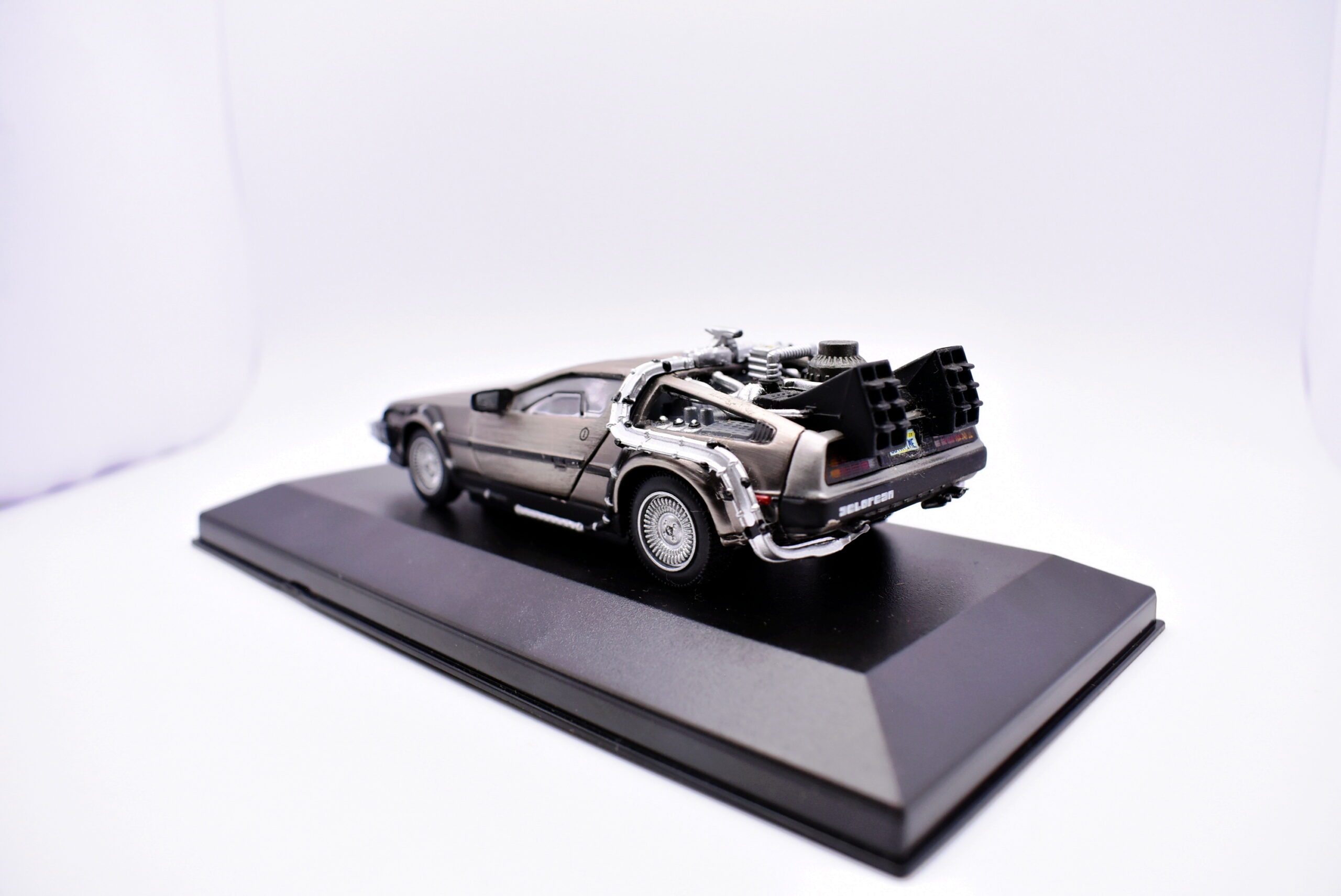 Modellino auto scala 1:43 Ritorno al futuro diecast modellismo statico - immagine 3