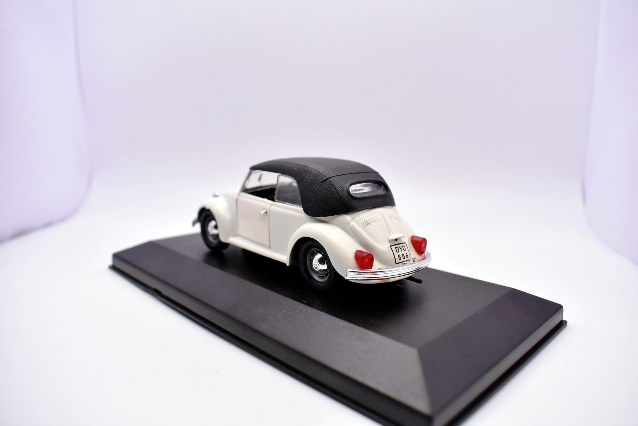 Modellino auto scala 1:43 volkswagen kafer rio diecast modellismo statico - immagine 3