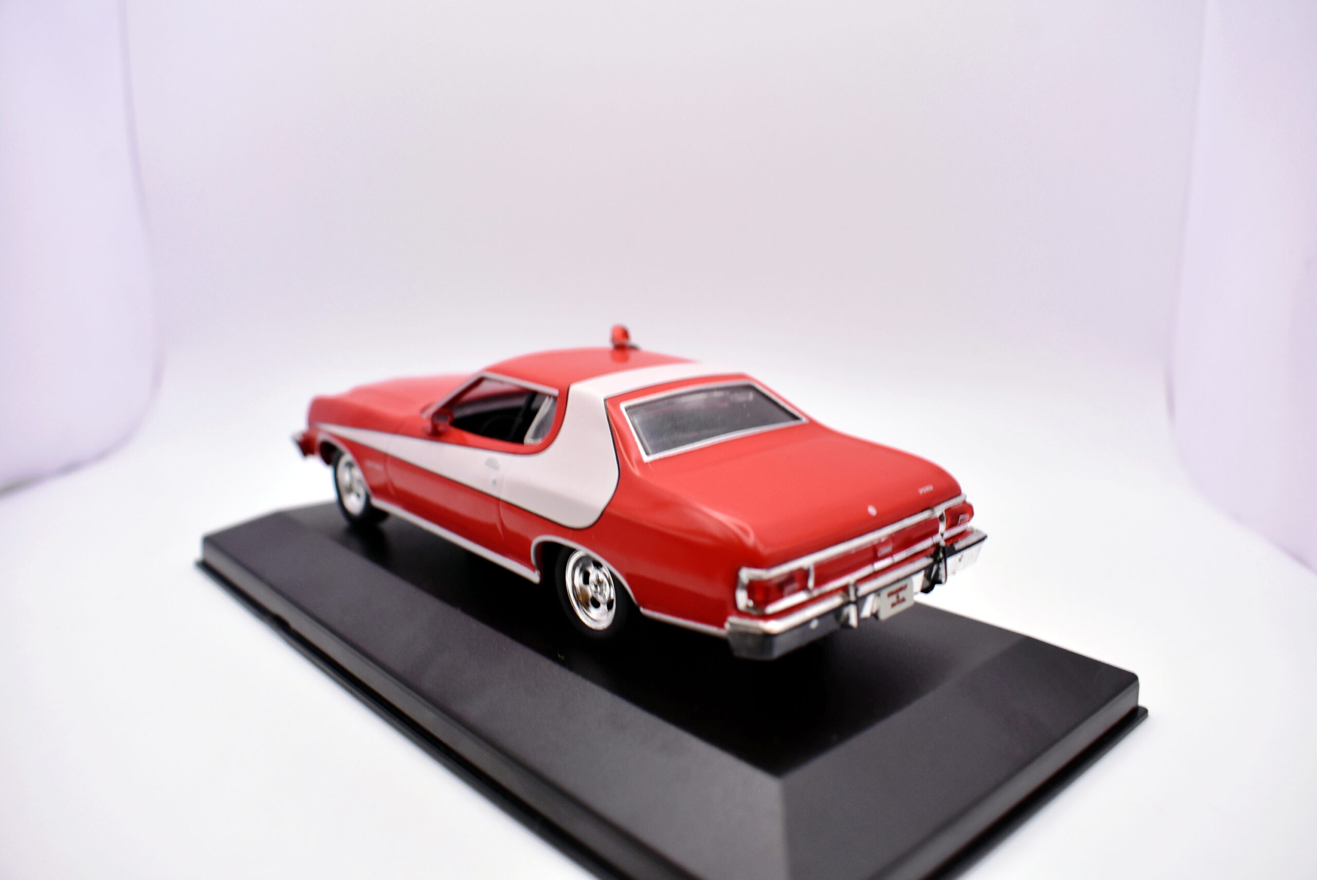 Modellino auto scala 1:43 ford gran torino greenlight diecast modellismo statico - immagine 2