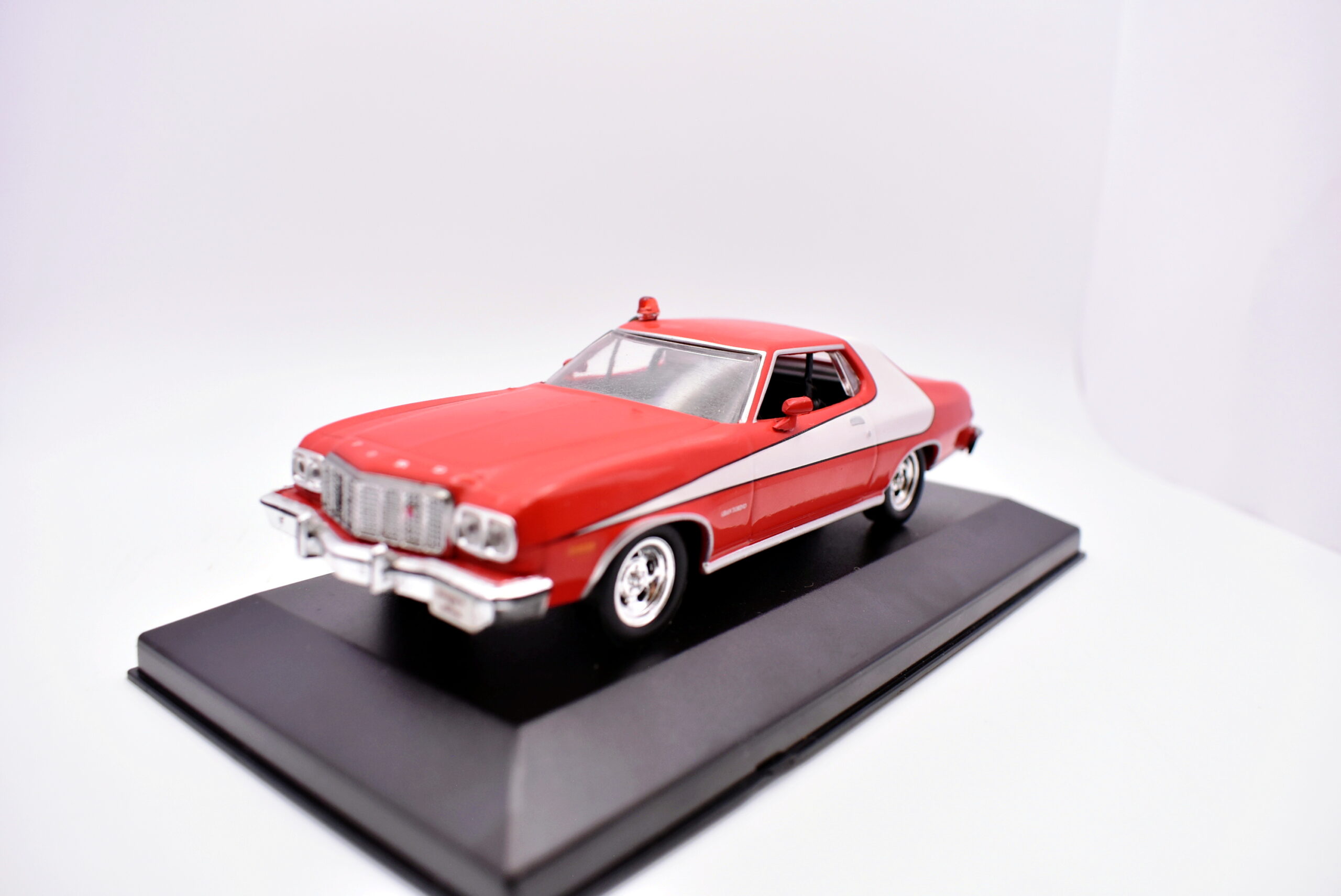 Modellino auto scala 1:43 ford gran torino greenlight diecast modellismo statico - immagine 3