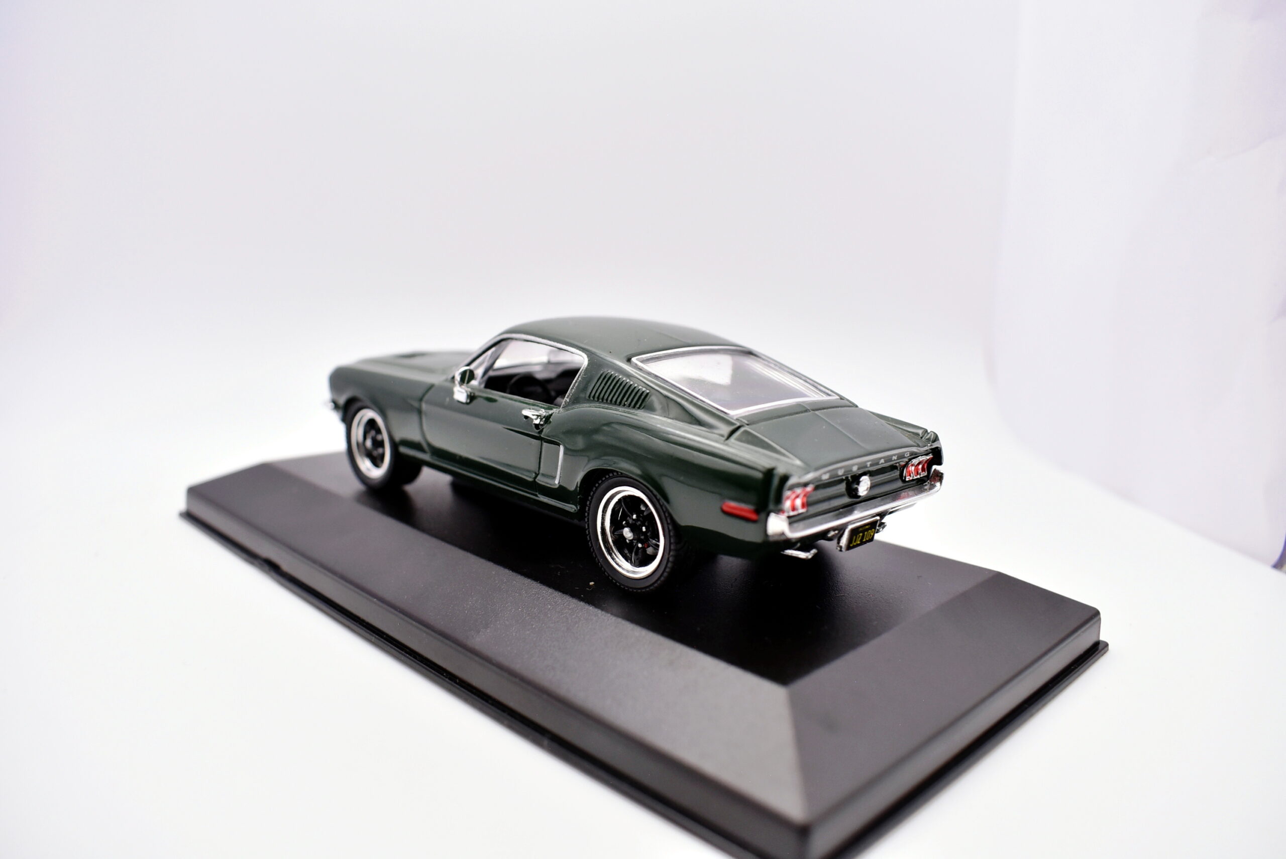 Modellini auto americane scala 1:43 ford mustang GT diecast modellismo statico - immagine 3