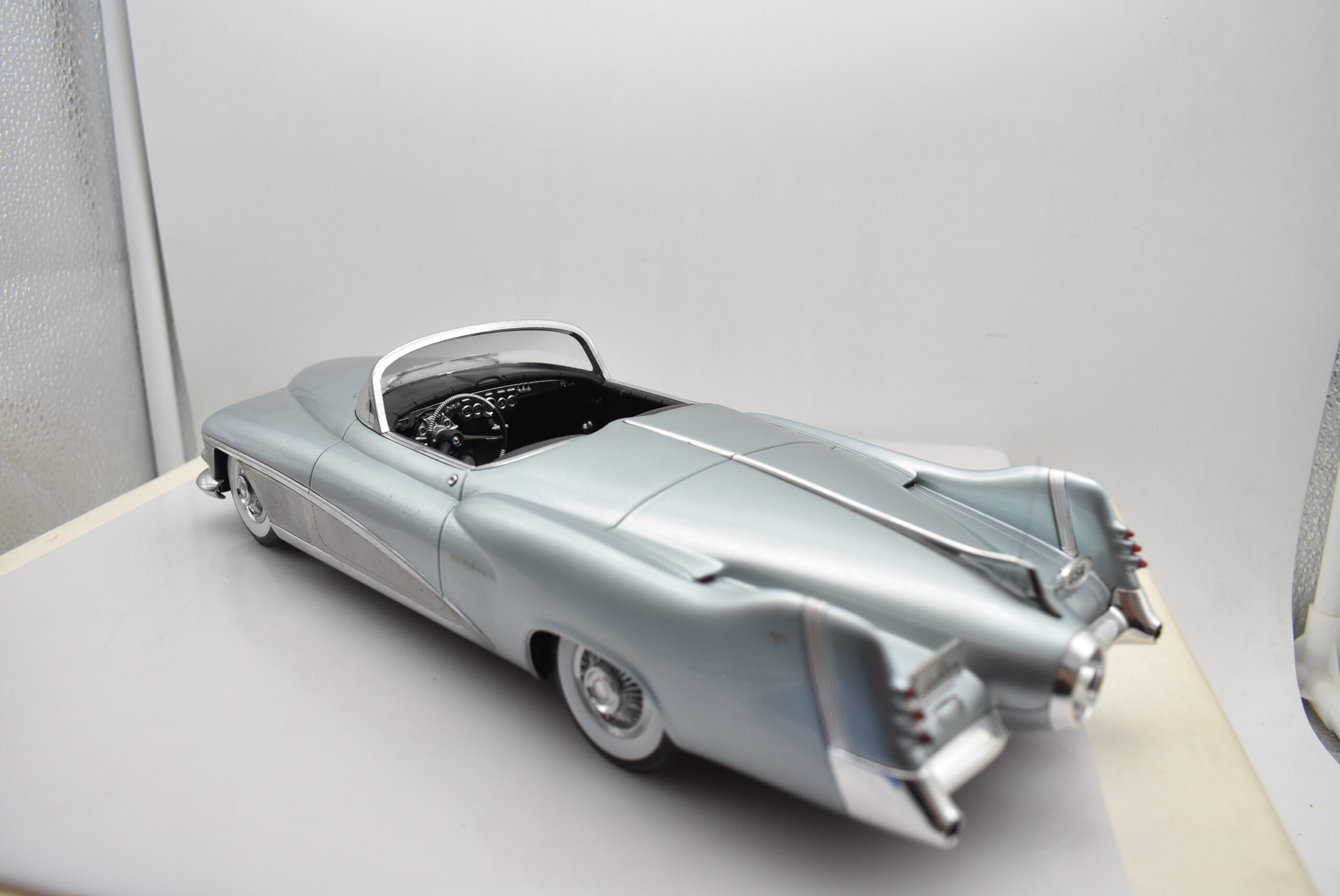 Modellino auto scala 1:18 buick le sabre concept minichamps modellismo da collezione - immagine 3