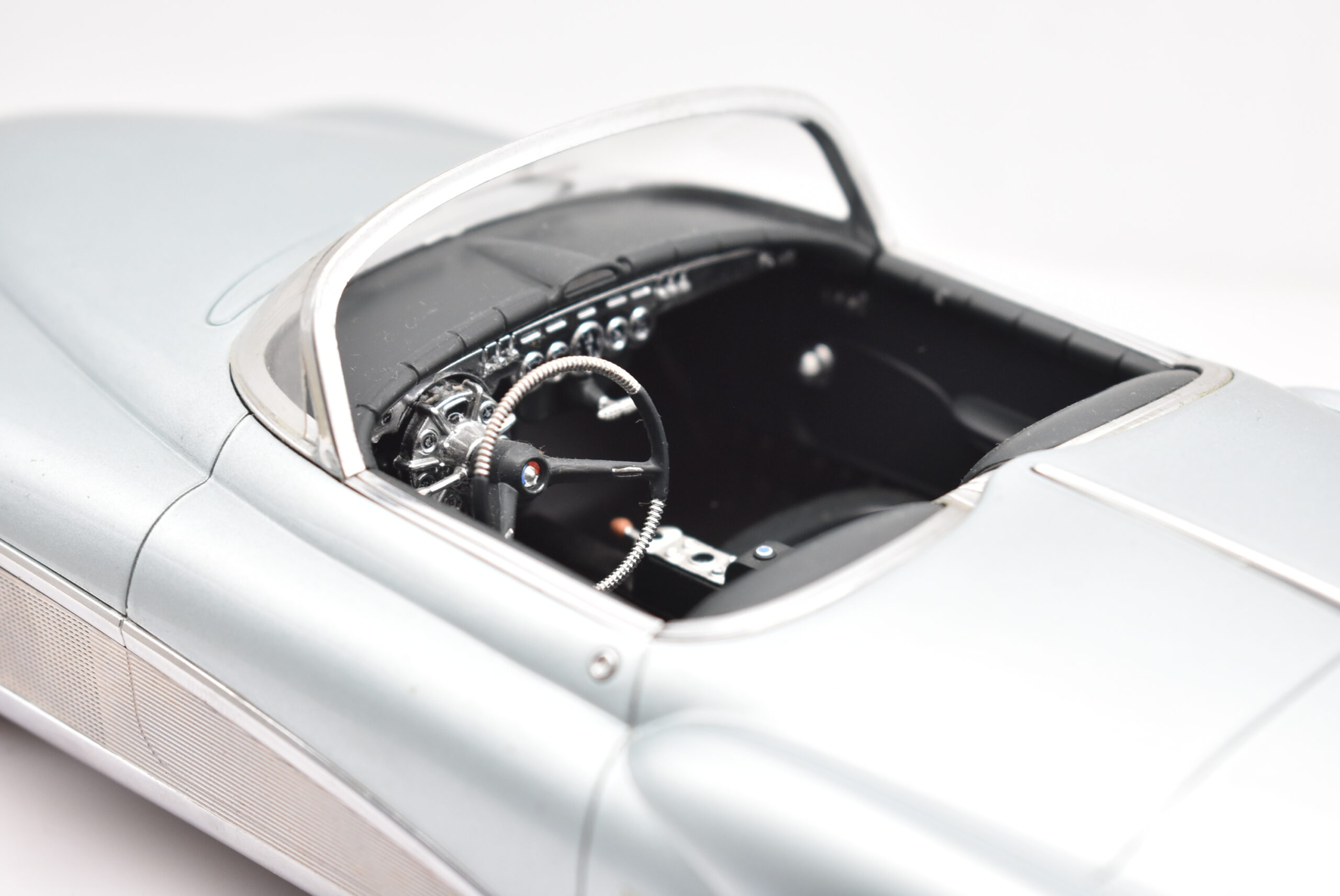 Modellino auto scala 1:18 buick le sabre concept minichamps modellismo da collezione - immagine 4